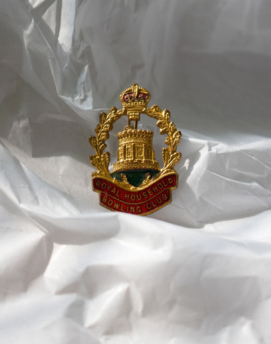 royal household bowling club badge  ( 2.3 x 3.5 size)