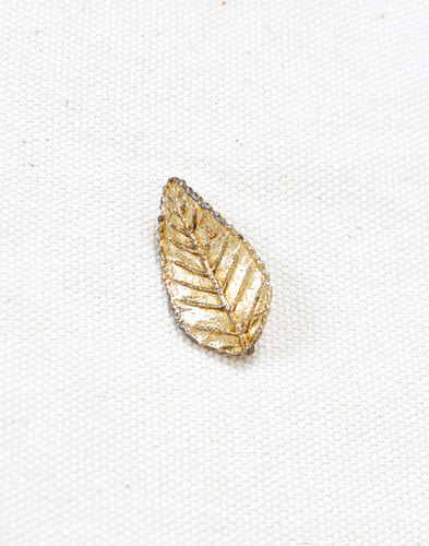 Vintage Gold Tone Metal Leaf Pin Brooch (3.5 x 1.7 )