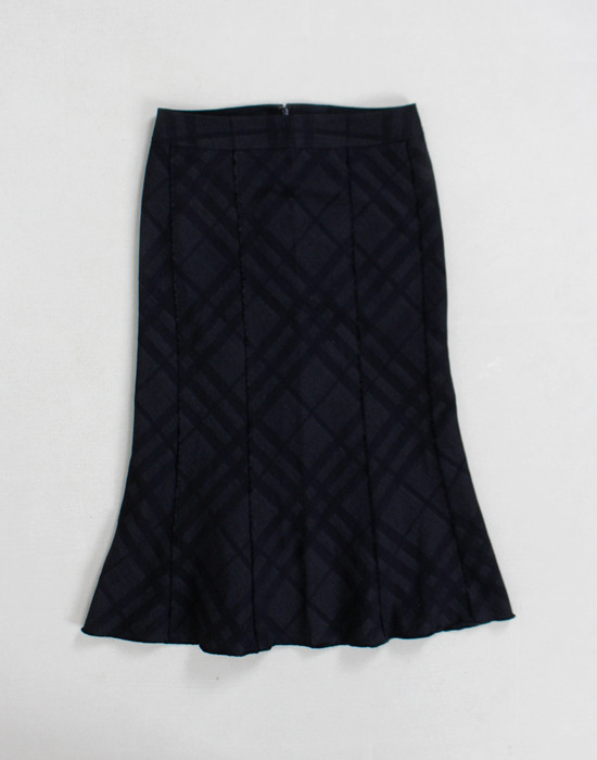BURBERRY check skirt ( S size )