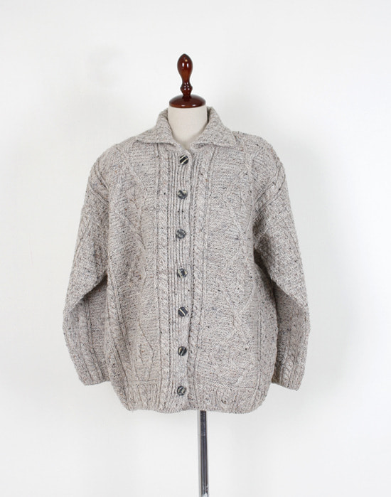 Carraig Donn Aran Sweater ( Made in Ireland , L size )