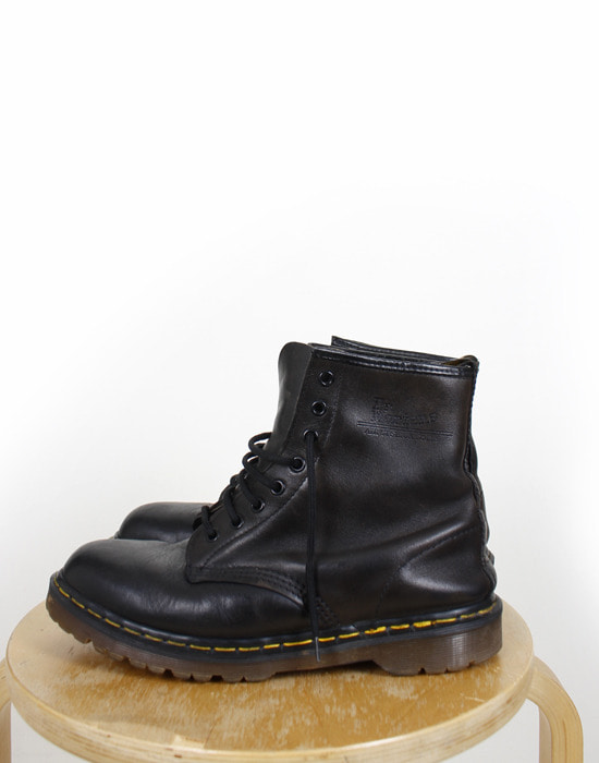 Dr. Martens MADE IN ENGLAND  VINTAGE 1460  8hole ( 260~265 size )