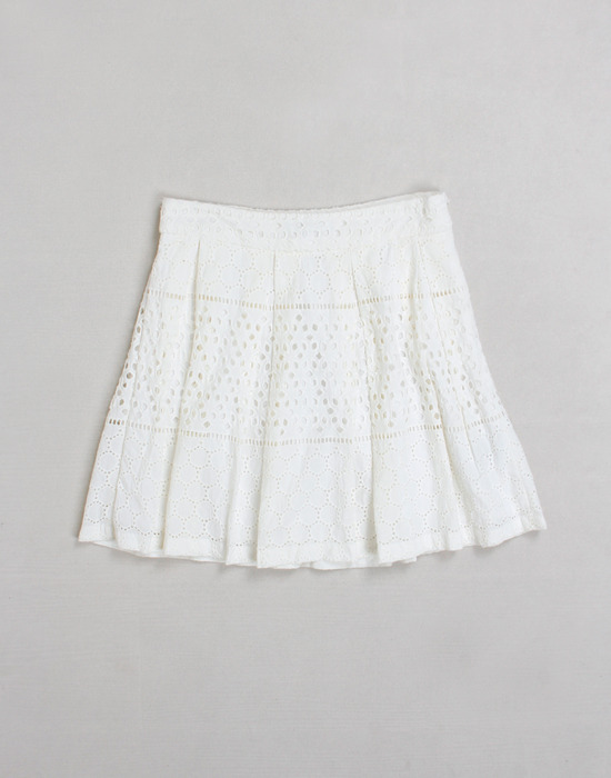 BANANA REPUBLIC Eyelet Skirt ( S size )