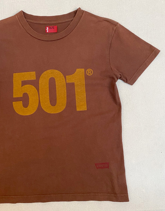 Levi&#039;s RED TAB 501 Logo T-shirt ( XS size )