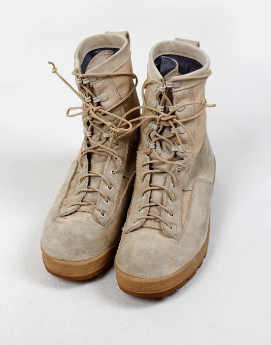 McRae Footwear  Desert boots  ( Made in U.S.A. , 8.5W size  )