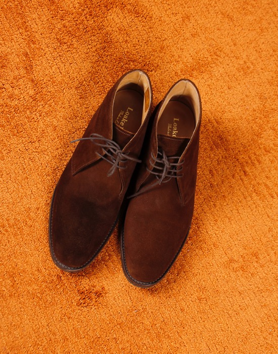 LOAKE 1880 KEMPTON BROWN SUEDE CHUKKA BOOTS ( MADE IN ENGLAND , 9 1/2 size )