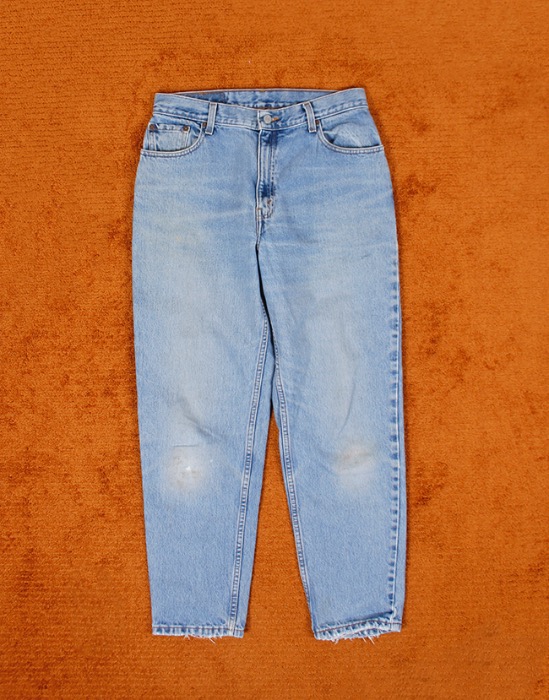 90&#039;s Leivs 550 relaxed fit tapered leg ( 32 inc )