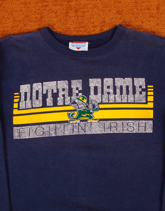 80&#039;s DODGER GYM COMPANY , NOTRE DAME FIGHTING IRISH SWEAT SHIRT ( MADE IN U.S.A. 38 size )