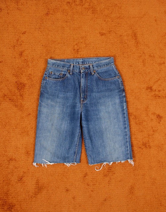 90&#039;s Levis 560 Half Cut Shorts ( Made in JAPAN , 29 inc )