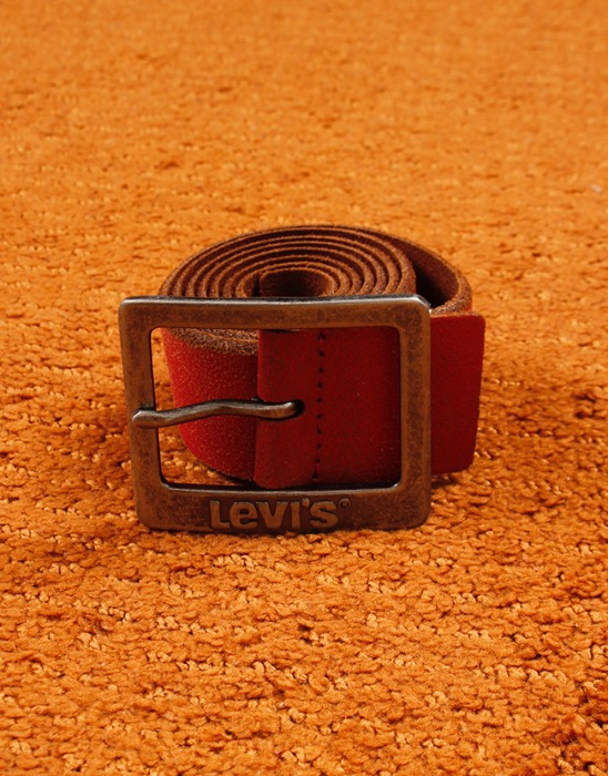 Levi&#039;s Red Leather Belt (  101.5cm  X   3.5cm  )