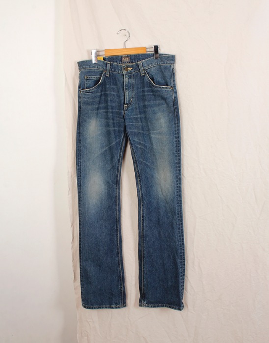 LEE RIDERS LOT 102  , THE LEGEND OF DENIM AMERICAN RIDERS. ( LM4102 , Made in JAPAN  , 32 size )