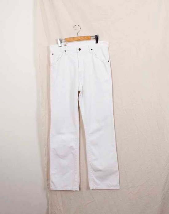 Lee Bootcut 102 White Pants ( Made in JAPAN , 33 inc )