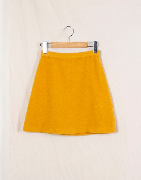 UNITED COLORS OF BENETTON SKIRT ( MADE IN ITALY, 24 inc )