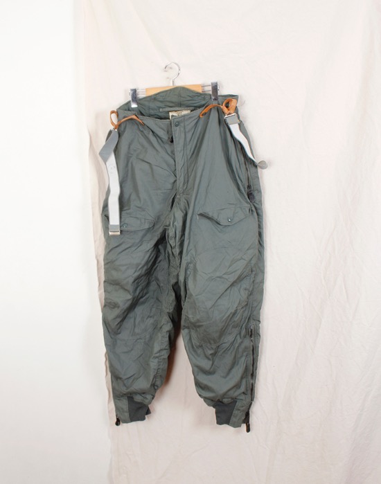 1978&#039;s USAF TYPE F-1B  extreme cold weather trousers ( Made in U.S.A. , 32 size )
