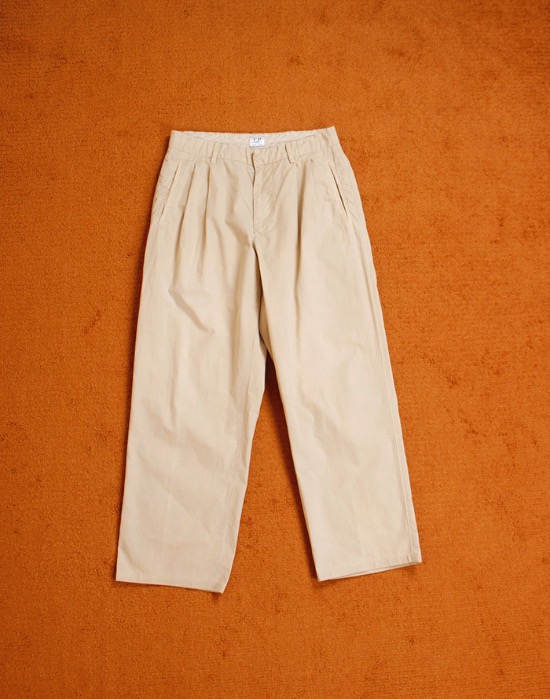 C.P. COMPANY LIGHTWEIGHT S/S TROUSERS ( Made in ITALY , 48 size )