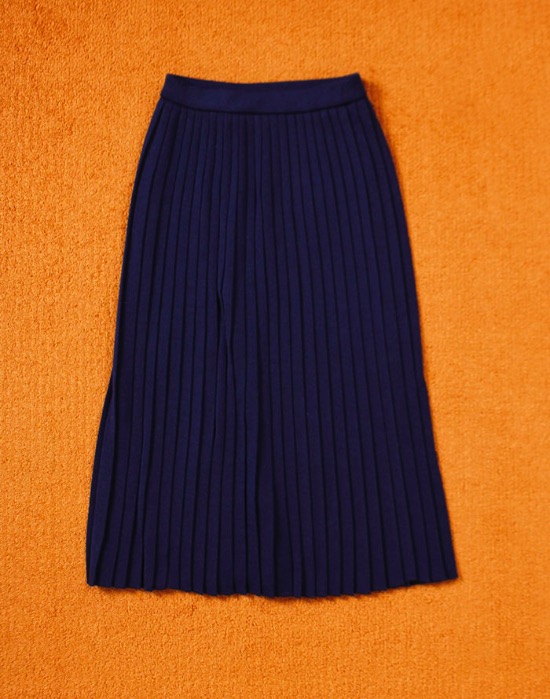 VINTAGE 100% WOOL KNIT SKIRT ( S size )