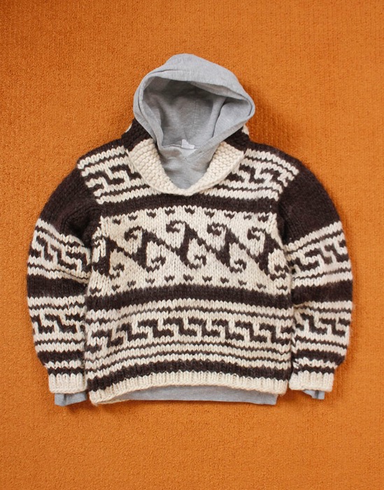 UNKNOWN COWICHAN SWEATER  ( MADE IN CANADA, S size )