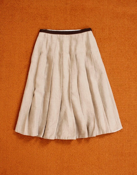 margaret howell All Round Pleat linen Skirt ( MADE IN JAPAN, 25 inc )