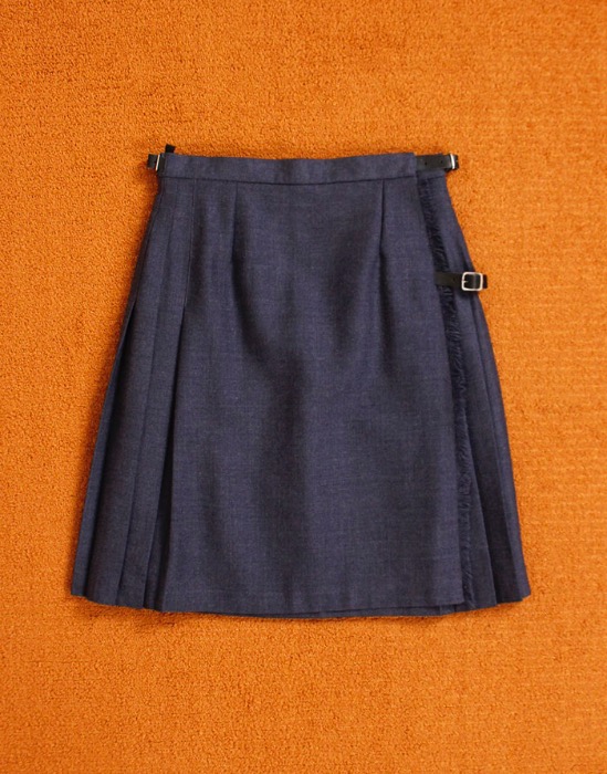 GLEN NEVIS  Wool Skirt  ( MADE IN SCOTLAND ,  26 inc )