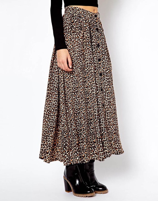 American Apparel  Leopard Print Skirt ( MADE IN U.S.A,  XS size ,  23 inc )
