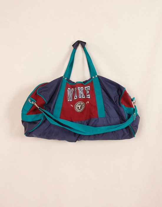 Vintage NIKE  gym club bag  (  63 x 43 )