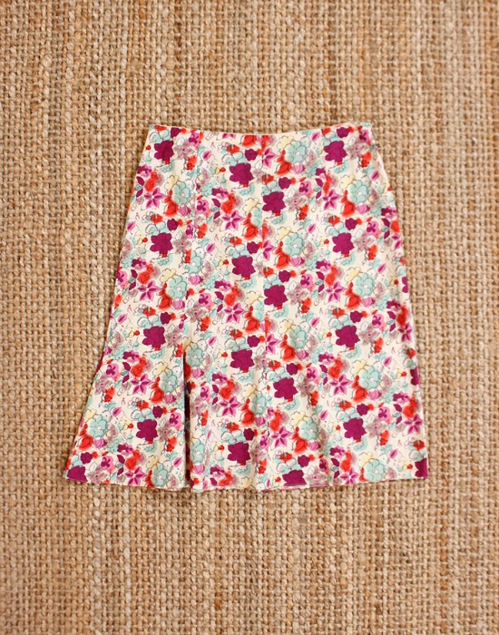 ANNA MOLINARI  floral skirt ( 26 inc )