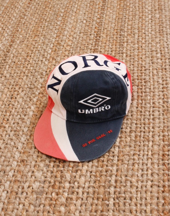 98&#039;s UMBRO NORGE _ GO FOR GOAL VINTAGE CAP ( Free size )