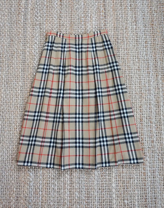 BURBERRYS CHECK WOOL SKIRT ( MADE IN ENGLAND ,  25 inc )