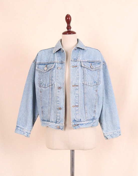 Vintage GUESS Denim Jacket ( MADE IN U.S.A, S size )
