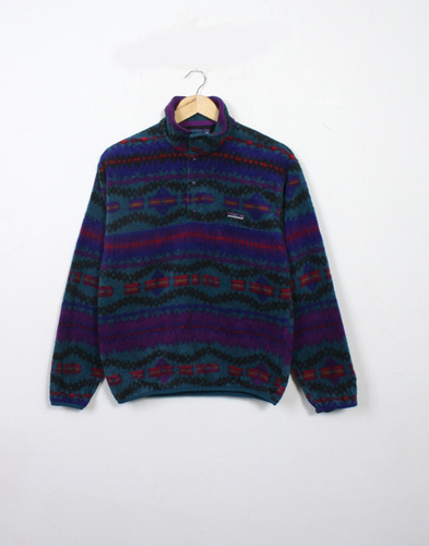Patagonia pull over ( Made in U.S.A.  .  S size )