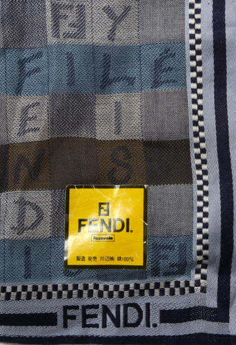 FENDI  ( 45.5 X 45 )