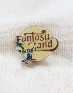 Mickey Mouse Fantasia Walt Disney Metal vintage pin ( 2.8 x 2.3 )