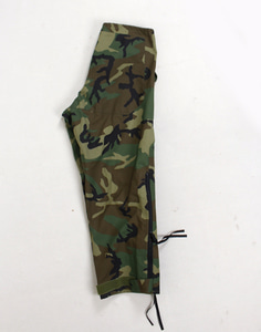 USARMY ECWCS GORE TEX COLD WEATHER WOODLAND CAMO TROUSERS ( M/R size )