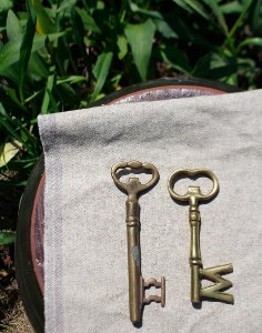 two keys ( 12cm, 15cm )