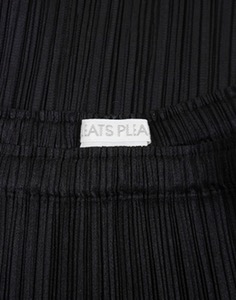 PLEATS PLEASE _ ISSEY MIYAKE Pleated Black Skirt ( MADE IN JAPAN, FREE size )