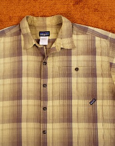 Patagonia Men&#039;s Puckerware Seersucker Shirt ( L size )