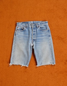90&#039;s  Vintage Levi&#039;s 501 Cut Off Denim Shorts ( Made in U.S.A. , 31 inc )