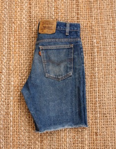 90&#039;s Vintage Levi&#039;s 517 Orange Tab Cut Off Denim Shorts ( Made in U.S.A. , 32 inc )