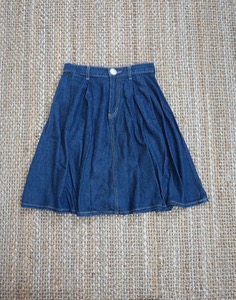 LEE x earth music &amp; ecology Skirt ( S size )