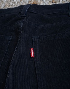 LEVI&#039;S Corduroy Black  Pants ( 26 inc )