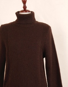A.P.C  TURTLENECK KNIT ( MADE IN FRANCE, S size )