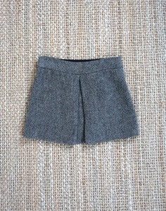 Theory Tweed Wool Mini Skirt  ( XS size )