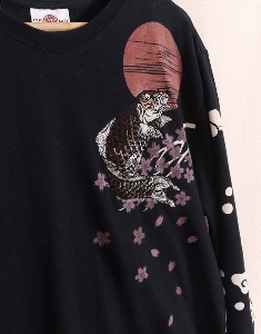 Japan Embroidery Vintage T-Shirt ( XL size )