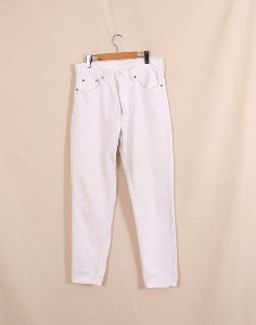 Vintage Levi&#039;s 616-03 White Pants (  33 inc  )